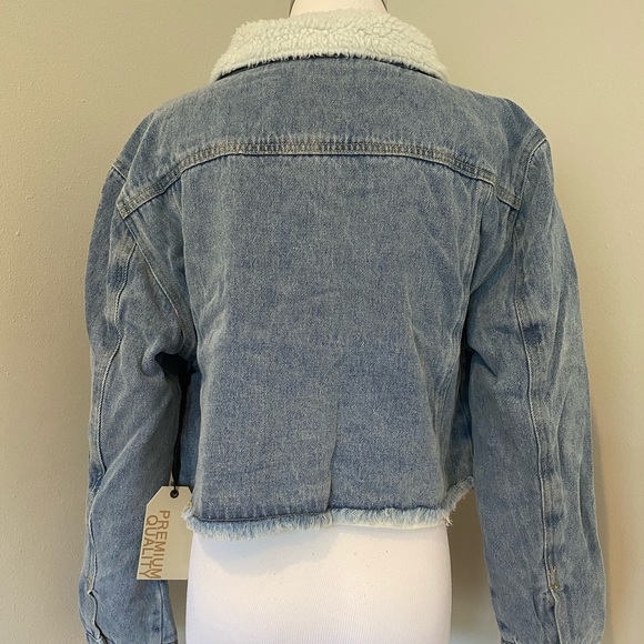 Last New Crop Denim Jean Jacket Frayed Sherpa Inner Fur Long Sleeve Premium - Picture 9 of 10